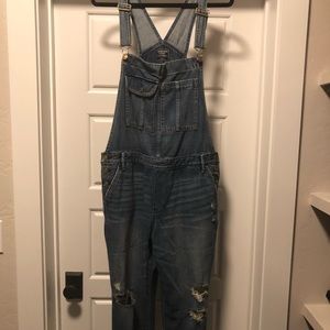 Abercrombie Cropped Overalls